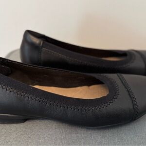 Clark’s Women's Sara Ballet Flats Size 9.5